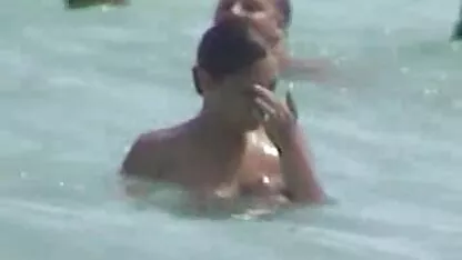 छाती र पोशाक अंगालो