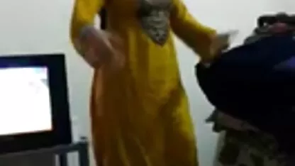 पाकिस्तानी वेश्या १ लिंग