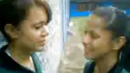 २ सानो डोमिनिकन बिच यौन सम्पर्कको लागि प्रत्यक्ष