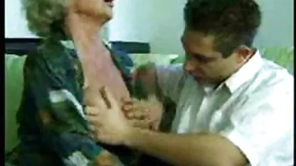 ग्रान्नी जर्मन रूसी कटाव को 7 भिडियो