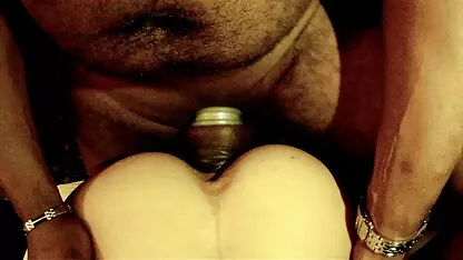 भयावह कालो शुक्रबार, २ दिन v पुरानो बिल्ली भिडियोहरू पेरिसमा